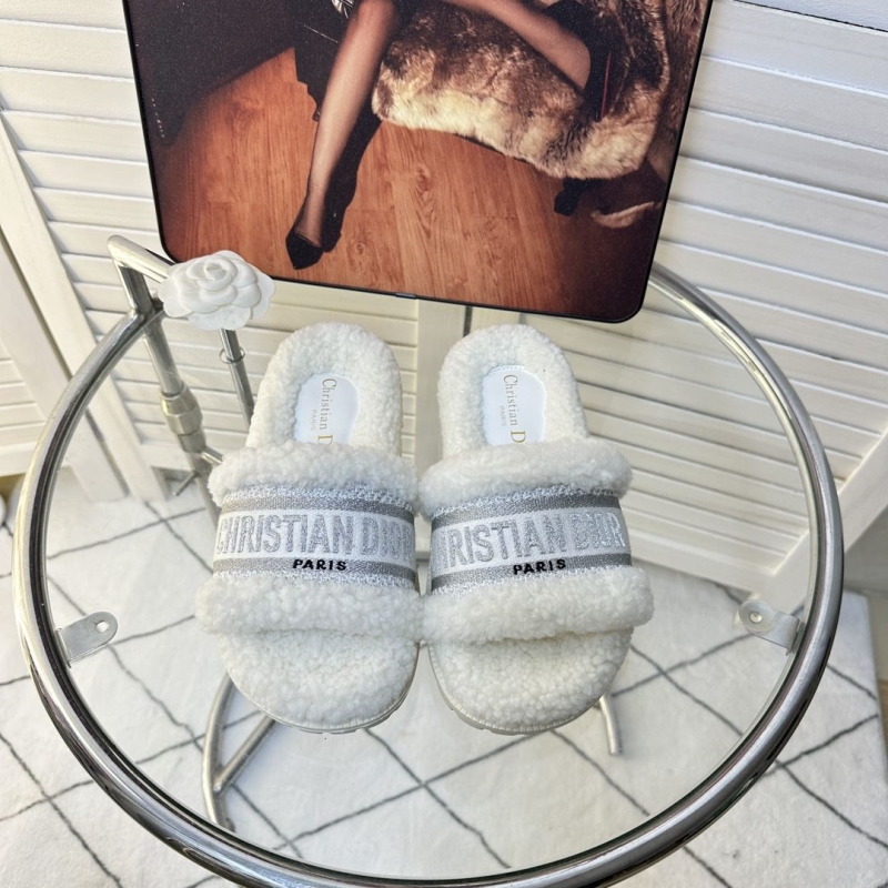 ch**an D*or slippers